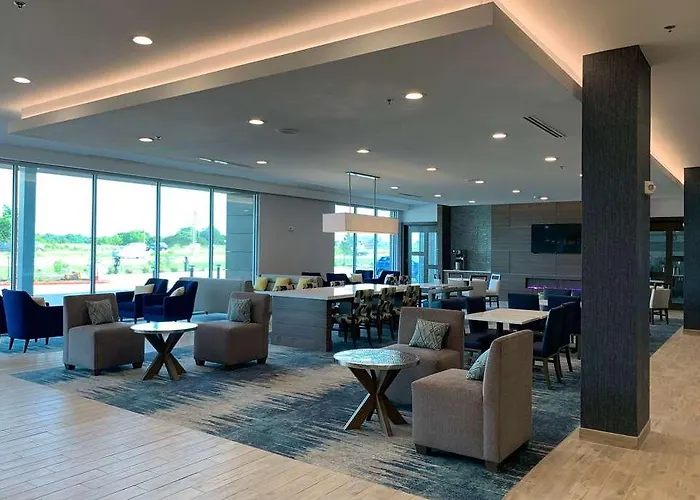 La Quinta East
