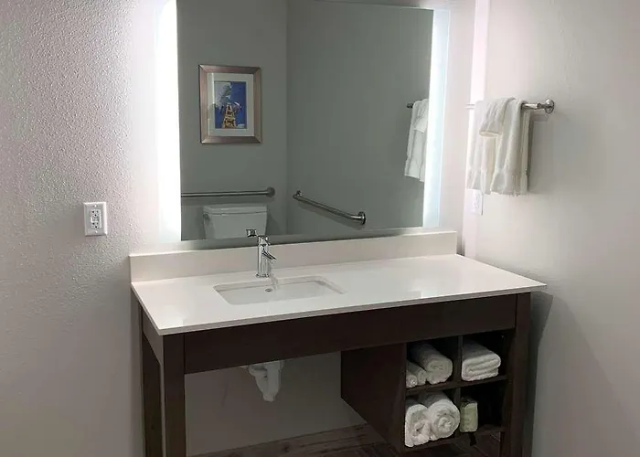 La Quinta East Hotel