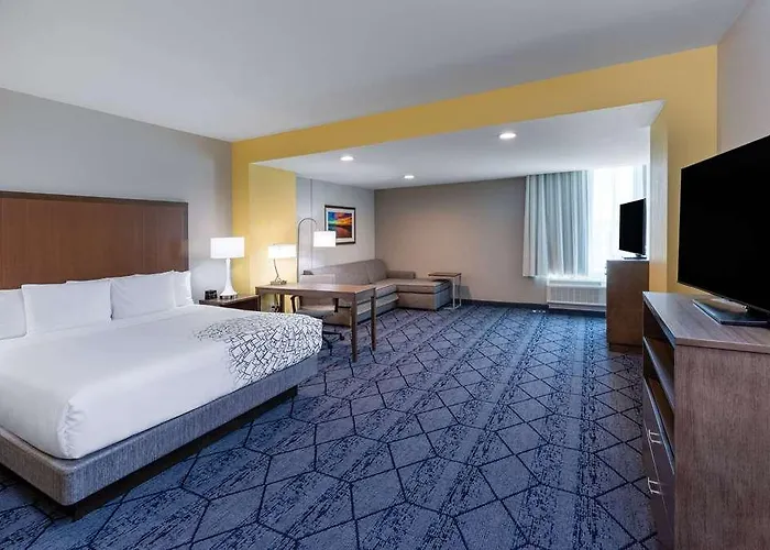 La Quinta East